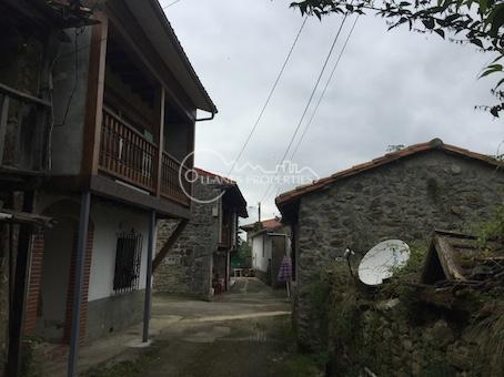 Se venda casa asturiana en pueblo de Llanes