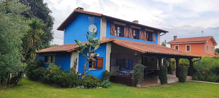 se vende casa en pueblo costero cerca del mar en llanes