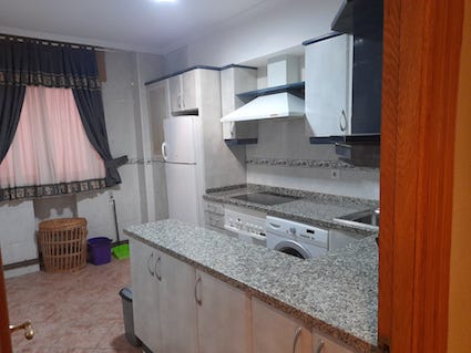 se vende piso con ascensor en llanes