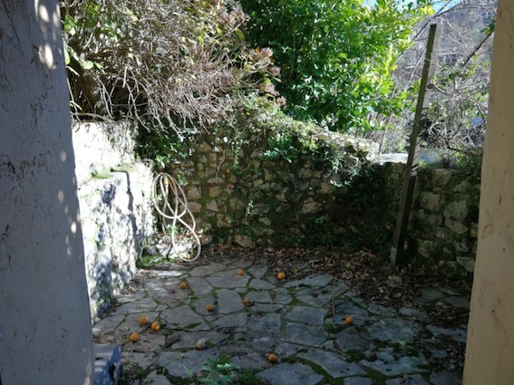 Se vende casa con bajocubierta y vistas a la montaña en igena de Onís