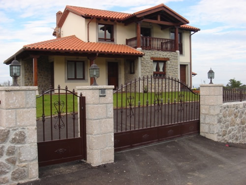 construccion de casa en Llanes por Las Murias 